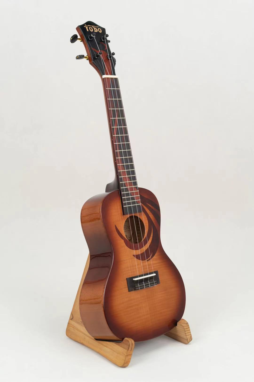 Phoenix Concert Ukulele Tigerahorn